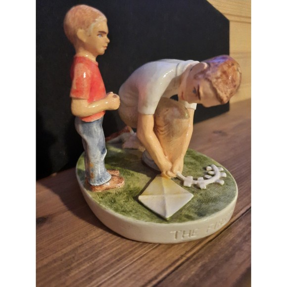 Sebastian Miniatures "First Kite" Signed - Picture 4 of 10